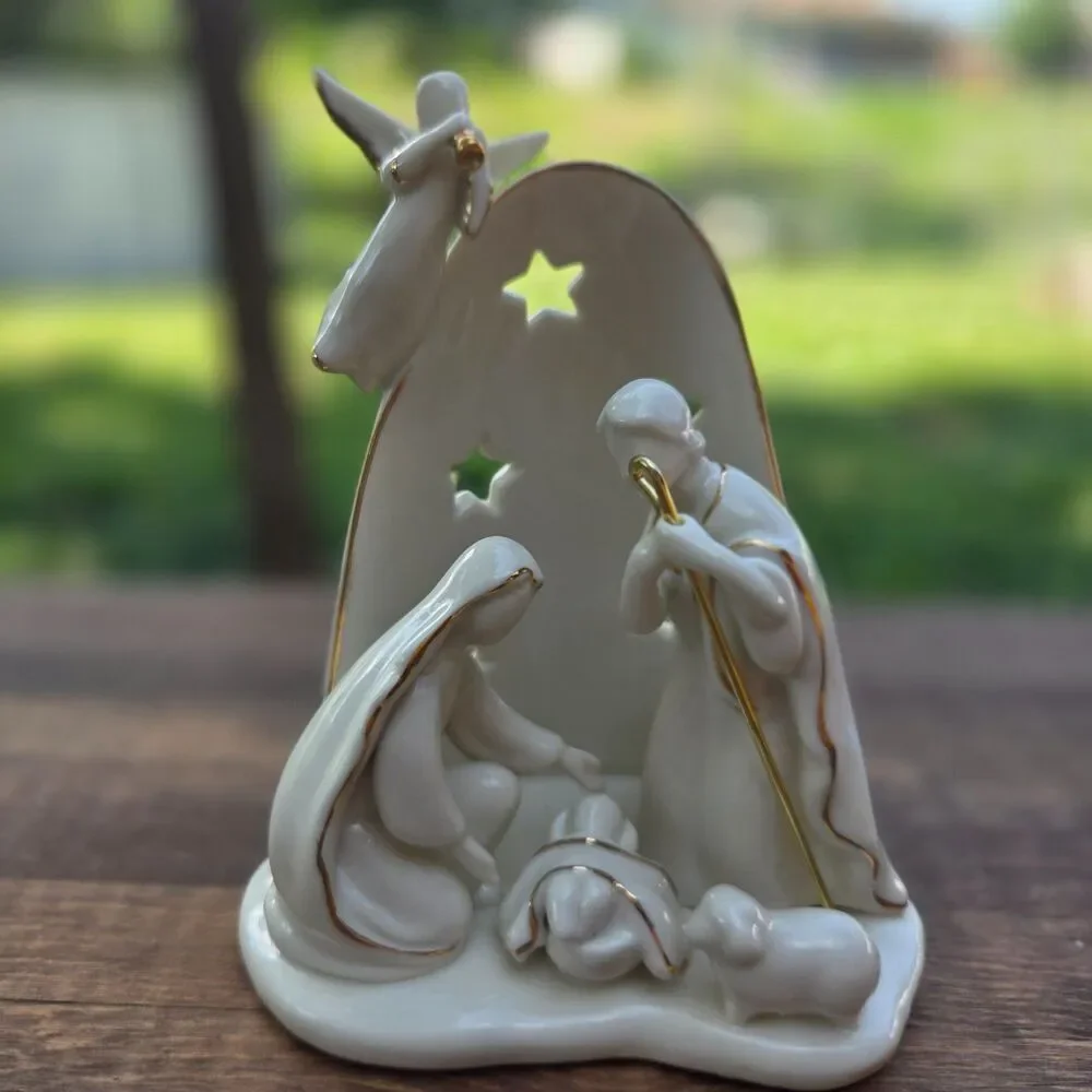 Avon Christmas Nativity Porcelain Figurine 2005 Ivory Gold Holy Family 6.5